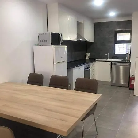 Apt-203 Αλμπουφέιρα