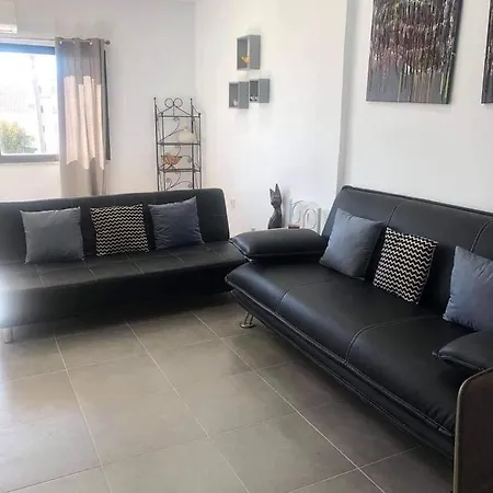 Apt-203 Αλμπουφέιρα