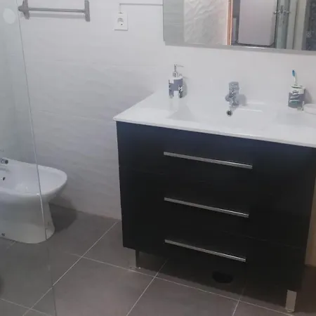 Apt-203 Αλμπουφέιρα