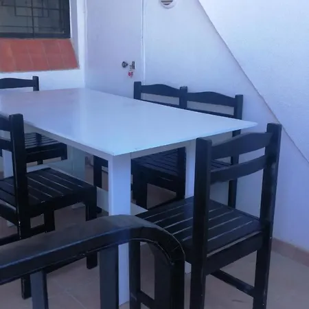 Apt-203 Apartment *